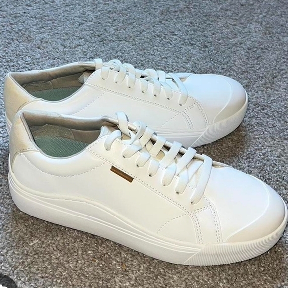 Shoes - White Low-Top Sneakers